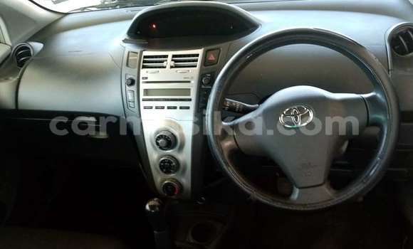 Acheter Occasion Voiture Toyota Yaris Blanc à Beitbridge, Matabeleland South Acheter Occasion Voiture Toyota Yaris Blanc à Beitbridge, Matabeleland South