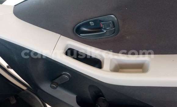 Acheter Occasion Voiture Toyota Yaris Blanc à Beitbridge, Matabeleland South Acheter Occasion Voiture Toyota Yaris Blanc à Beitbridge, Matabeleland South