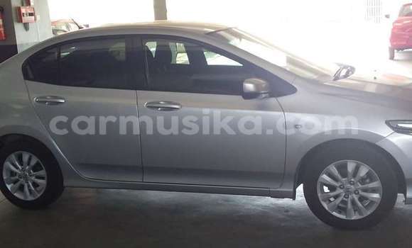 Acheter Occasion Voiture Honda Fit Gris à Beitbridge, Matabeleland South