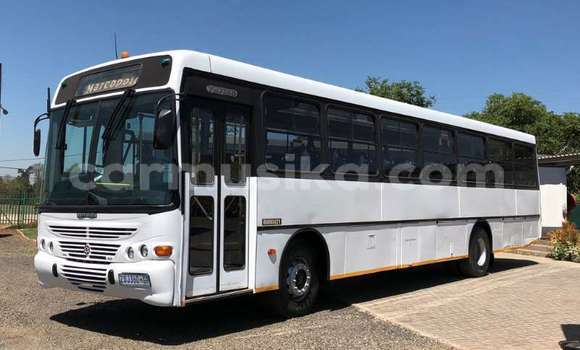 Acheter Occasion Voiture Mercedes‒Benz 300–Series Blanc à Beitbridge, Matabeleland South Acheter Occasion Voiture Mercedes‒Benz 300–Series Blanc à Beitbridge, Matabeleland South