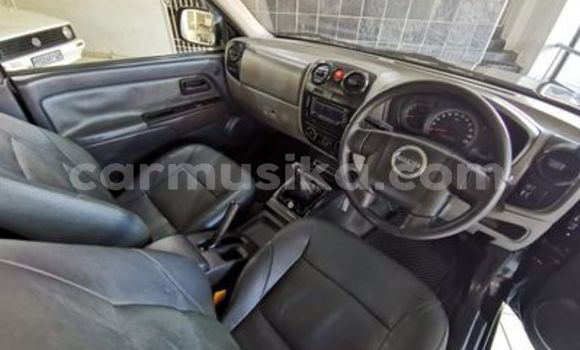 Acheter Occasion Voiture Isuzu KB Noir à Beitbridge, Matabeleland South Acheter Occasion Voiture Isuzu KB Noir à Beitbridge, Matabeleland South