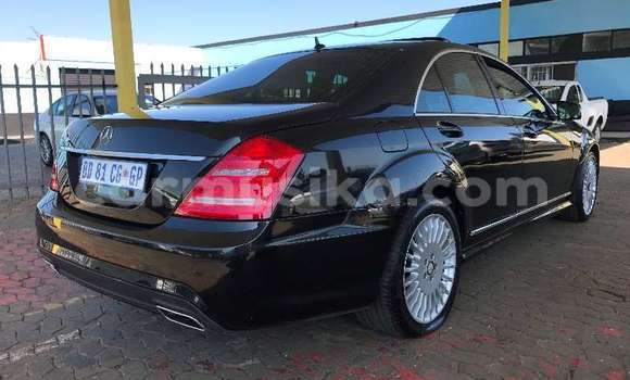Acheter Occasion Voiture Mercedes‒Benz 250 Noir à Beitbridge, Matabeleland South