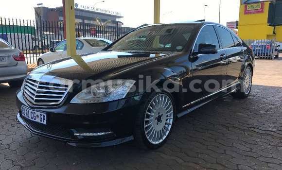 Acheter Occasion Voiture Mercedes‒Benz 250 Noir à Beitbridge, Matabeleland South Acheter Occasion Voiture Mercedes‒Benz 250 Noir à Beitbridge, Matabeleland South