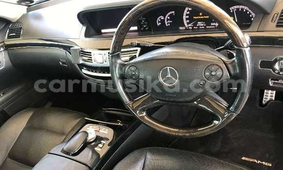 Acheter Occasion Voiture Mercedes‒Benz 250 Noir à Beitbridge, Matabeleland South Acheter Occasion Voiture Mercedes‒Benz 250 Noir à Beitbridge, Matabeleland South