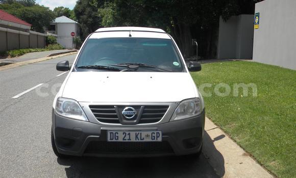 Buy Used Nissan NV200 White Car in Beitbridge in Matabeleland South Buy Used Nissan NV200 White Car in Beitbridge in Matabeleland South