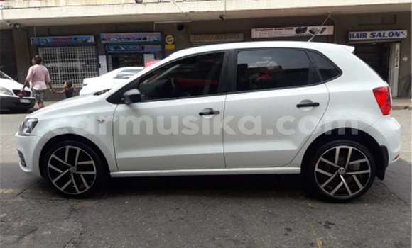 Acheter Occasion Voiture Volkswagen Polo GTI Blanc à Beitbridge, Matabeleland South Acheter Occasion Voiture Volkswagen Polo GTI Blanc à Beitbridge, Matabeleland South