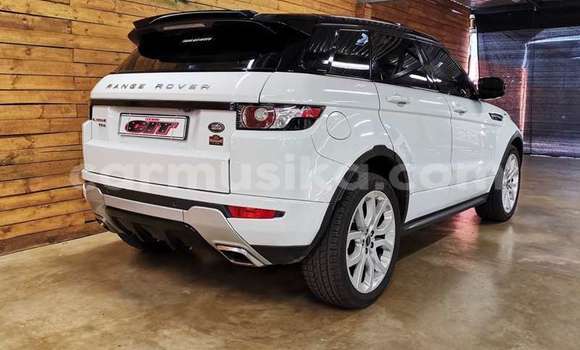 Buy Used Land Rover Discovery White Car in Beitbridge in Matabeleland South Buy Used Land Rover Discovery White Car in Beitbridge in Matabeleland South