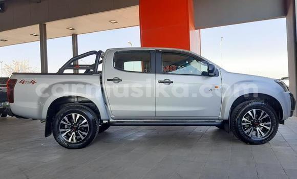 Tenga Tsaru Isuzu KB Sirivha Mota in Beitbridge in Matabeleland South