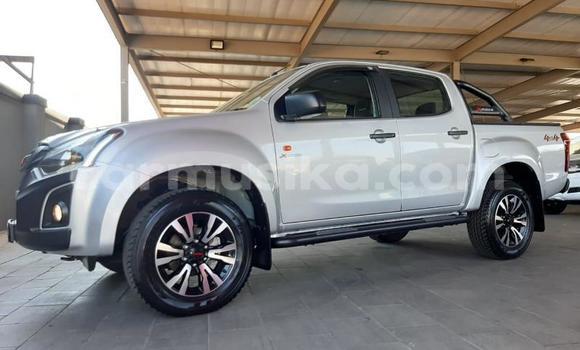 Acheter Occasion Voiture Isuzu KB Gris à Beitbridge, Matabeleland South Acheter Occasion Voiture Isuzu KB Gris à Beitbridge, Matabeleland South
