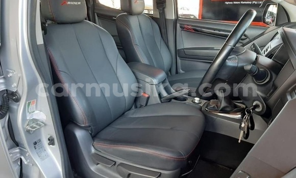 Acheter Occasion Voiture Isuzu KB Gris à Beitbridge, Matabeleland South Acheter Occasion Voiture Isuzu KB Gris à Beitbridge, Matabeleland South