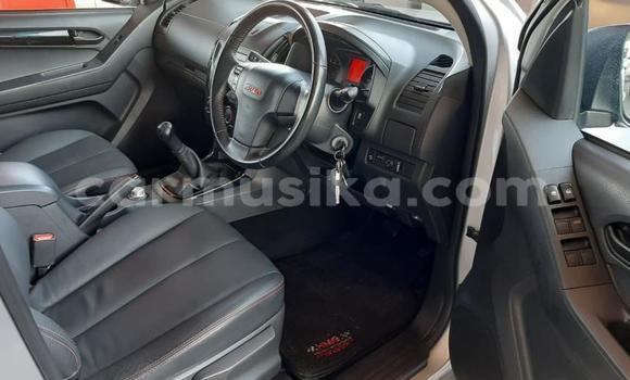 Acheter Occasion Voiture Isuzu KB Gris à Beitbridge, Matabeleland South Acheter Occasion Voiture Isuzu KB Gris à Beitbridge, Matabeleland South