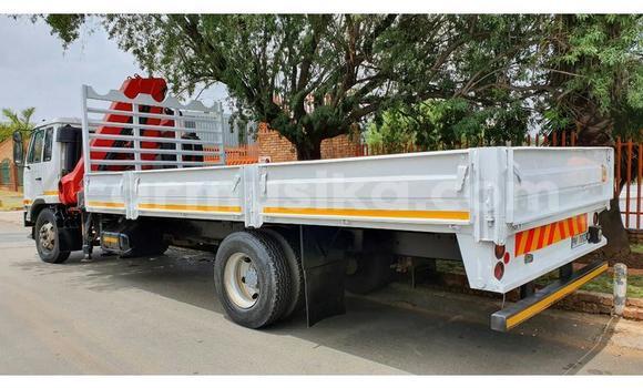 Acheter Occasion Voiture Nissan Urvan Blanc à Beitbridge, Matabeleland South Acheter Occasion Voiture Nissan Urvan Blanc à Beitbridge, Matabeleland South