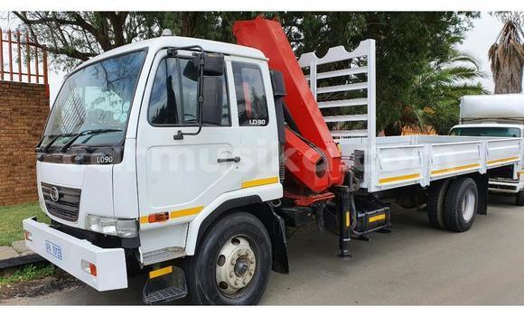 Acheter Occasion Voiture Nissan Urvan Blanc à Beitbridge, Matabeleland South Acheter Occasion Voiture Nissan Urvan Blanc à Beitbridge, Matabeleland South