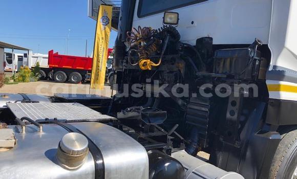 Tenga Tsaru Nissan Urvan Chena Mota in Beitbridge in Matabeleland South Tenga Tsaru Nissan Urvan Chena Mota in Beitbridge in Matabeleland South