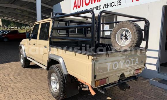 Tenga Tsaru Toyota Land Cruiser Prado Beige Mota in Beitbridge in Matabeleland South Tenga Tsaru Toyota Land Cruiser Prado Beige Mota in Beitbridge in Matabeleland South