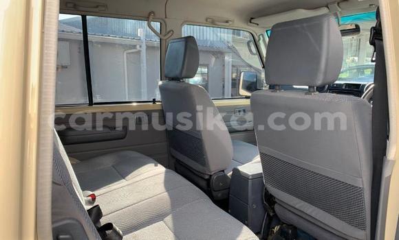 Tenga Tsaru Toyota Land Cruiser Prado Beige Mota in Beitbridge in Matabeleland South Tenga Tsaru Toyota Land Cruiser Prado Beige Mota in Beitbridge in Matabeleland South