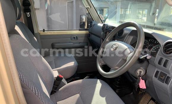 Tenga Tsaru Toyota Land Cruiser Prado Beige Mota in Beitbridge in Matabeleland South Tenga Tsaru Toyota Land Cruiser Prado Beige Mota in Beitbridge in Matabeleland South