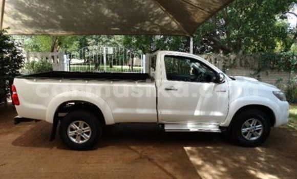 Acheter Occasion Voiture Toyota Hilux Blanc à Beitbridge, Matabeleland South Acheter Occasion Voiture Toyota Hilux Blanc à Beitbridge, Matabeleland South