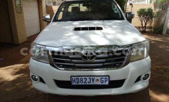 Acheter Occasion Voiture Toyota Hilux Blanc à Beitbridge, Matabeleland South Acheter Occasion Voiture Toyota Hilux Blanc à Beitbridge, Matabeleland South