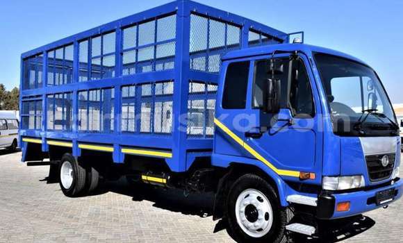 Buy Used Nissan UD Blue Truck in Beitbridge in Matabeleland South Buy Used Nissan UD Blue Truck in Beitbridge in Matabeleland South