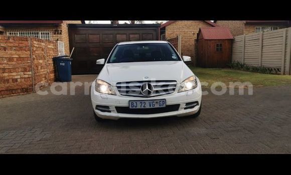 Acheter Occasion Voiture Mercedes‒Benz C–Class Blanc à Harare, Harare