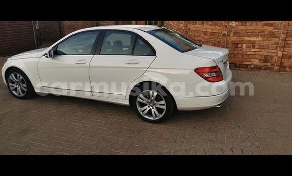 Buy Used Mercedes‒Benz C–Class White Car in Harare in Harare Buy Used Mercedes‒Benz C–Class White Car in Harare in Harare