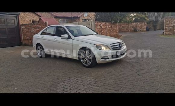 Buy Used Mercedes‒Benz C–Class White Car in Harare in Harare Buy Used Mercedes‒Benz C–Class White Car in Harare in Harare