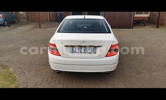 Buy Used Mercedes‒Benz C–Class White Car in Harare in Harare Buy Used Mercedes‒Benz C–Class White Car in Harare in Harare