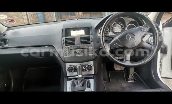 Buy Used Mercedes‒Benz C–Class White Car in Harare in Harare Buy Used Mercedes‒Benz C–Class White Car in Harare in Harare