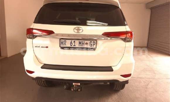 Buy Used Toyota Fortuner White Car in Beitbridge in Matabeleland South Buy Used Toyota Fortuner White Car in Beitbridge in Matabeleland South