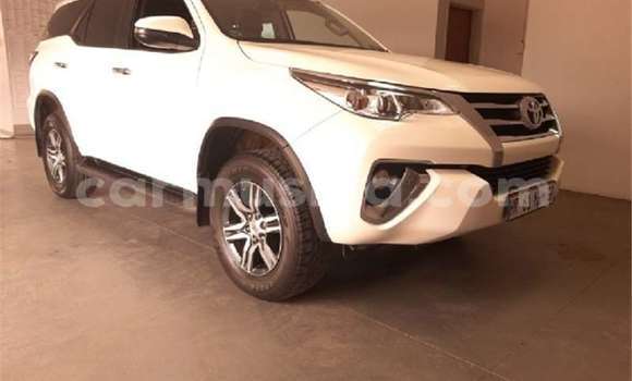 Buy Used Toyota Fortuner White Car in Beitbridge in Matabeleland South Buy Used Toyota Fortuner White Car in Beitbridge in Matabeleland South