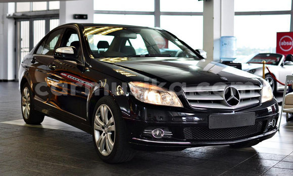 Tenga Tsaru Mercedes‒Benz C-klasse Nhema Mota in Mutare in Manicaland Tenga Tsaru Mercedes‒Benz C-klasse Nhema Mota in Mutare in Manicaland