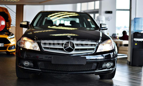 Tenga Tsaru Mercedes‒Benz C-klasse Nhema Mota in Mutare in Manicaland Tenga Tsaru Mercedes‒Benz C-klasse Nhema Mota in Mutare in Manicaland