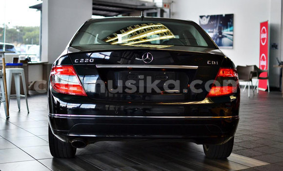 Tenga Tsaru Mercedes‒Benz C-klasse Nhema Mota in Mutare in Manicaland Tenga Tsaru Mercedes‒Benz C-klasse Nhema Mota in Mutare in Manicaland