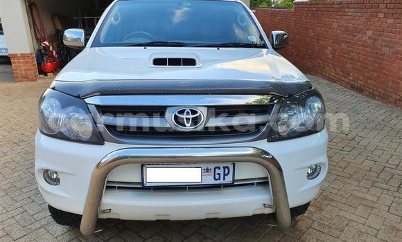 Acheter Occasion Voiture Toyota Fortuner Blanc à Beitbridge, Matabeleland South Acheter Occasion Voiture Toyota Fortuner Blanc à Beitbridge, Matabeleland South