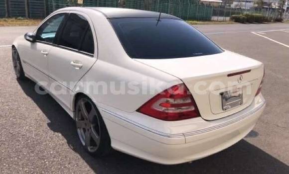 Buy Used Mercedes‒Benz E–Class White Car in Beitbridge in Matabeleland South Buy Used Mercedes‒Benz E–Class White Car in Beitbridge in Matabeleland South