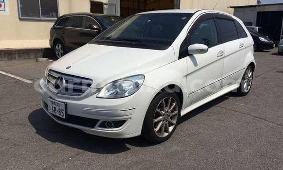 Acheter Occasion Voiture Mercedes‒Benz 230 Blanc à Beitbridge, Matabeleland South Acheter Occasion Voiture Mercedes‒Benz 230 Blanc à Beitbridge, Matabeleland South