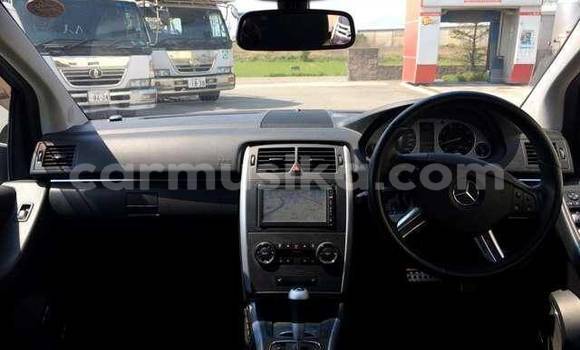 Acheter Occasion Voiture Mercedes‒Benz 230 Blanc à Beitbridge, Matabeleland South Acheter Occasion Voiture Mercedes‒Benz 230 Blanc à Beitbridge, Matabeleland South