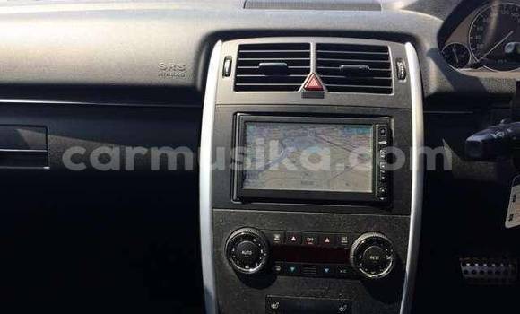 Acheter Occasion Voiture Mercedes‒Benz 230 Blanc à Beitbridge, Matabeleland South Acheter Occasion Voiture Mercedes‒Benz 230 Blanc à Beitbridge, Matabeleland South