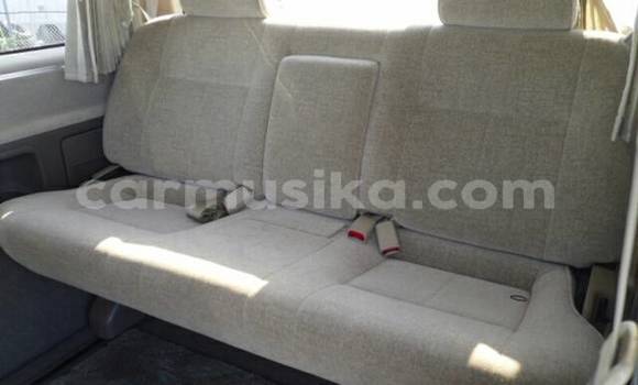 Nunua Ilio tumika Toyota Granvia Nyeupe Gari ndani ya Beitbridge nchini Matabeleland Kusini Nunua Ilio tumika Toyota Granvia Nyeupe Gari ndani ya Beitbridge nchini Matabeleland Kusini