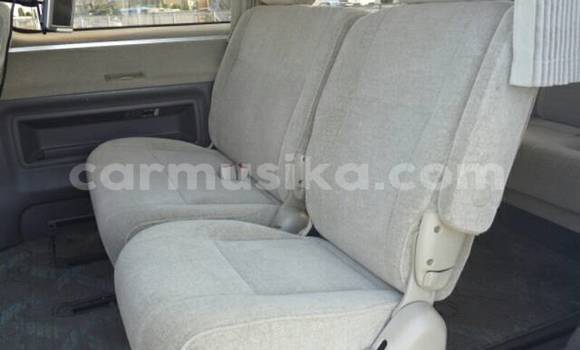 Nunua Ilio tumika Toyota Granvia Nyeupe Gari ndani ya Beitbridge nchini Matabeleland Kusini Nunua Ilio tumika Toyota Granvia Nyeupe Gari ndani ya Beitbridge nchini Matabeleland Kusini