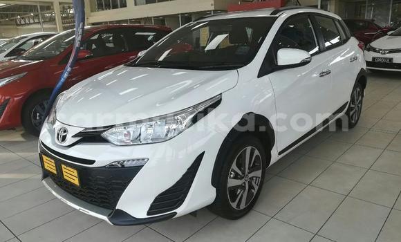 Buy Used Toyota Yaris White Car in Beitbridge in Matabeleland South Buy Used Toyota Yaris White Car in Beitbridge in Matabeleland South