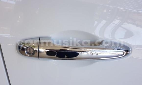 Acheter Occasion Voiture Toyota Yaris Blanc à Beitbridge, Matabeleland South Acheter Occasion Voiture Toyota Yaris Blanc à Beitbridge, Matabeleland South