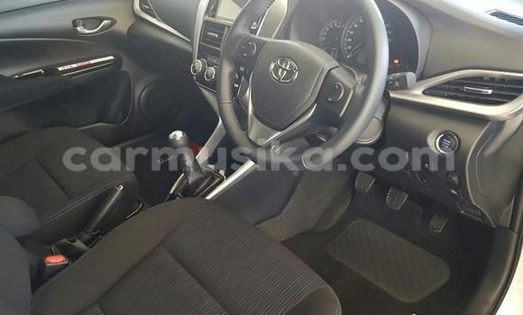 Acheter Occasion Voiture Toyota Yaris Blanc à Beitbridge, Matabeleland South Acheter Occasion Voiture Toyota Yaris Blanc à Beitbridge, Matabeleland South