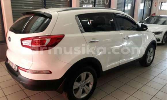 Acheter Occasion Voiture Kia Sportage Blanc à Beitbridge, Matabeleland South Acheter Occasion Voiture Kia Sportage Blanc à Beitbridge, Matabeleland South