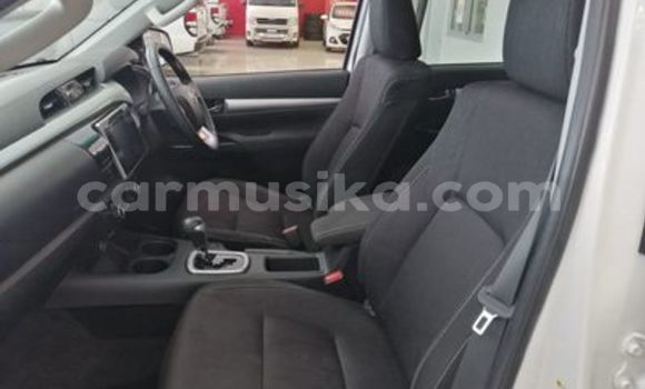 Tenga Tsaru Toyota Hilux Chena Mota in Beitbridge in Matabeleland South Tenga Tsaru Toyota Hilux Chena Mota in Beitbridge in Matabeleland South