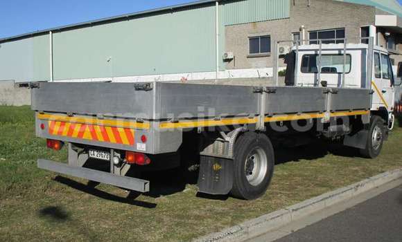 Acheter Occasion Voiture Nissan Urvan Blanc à Beitbridge, Matabeleland South Acheter Occasion Voiture Nissan Urvan Blanc à Beitbridge, Matabeleland South