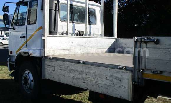 Acheter Occasion Voiture Nissan Urvan Blanc à Beitbridge, Matabeleland South Acheter Occasion Voiture Nissan Urvan Blanc à Beitbridge, Matabeleland South