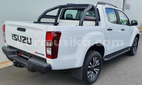 Acheter Occasion Voiture Isuzu KB Blanc à Beitbridge, Matabeleland South Acheter Occasion Voiture Isuzu KB Blanc à Beitbridge, Matabeleland South