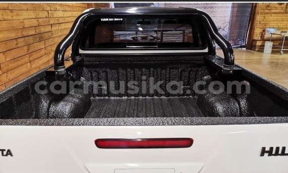 Acheter Occasion Voiture Toyota Hilux Blanc à Beitbridge, Matabeleland South Acheter Occasion Voiture Toyota Hilux Blanc à Beitbridge, Matabeleland South